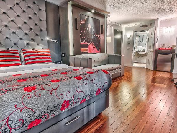 Hotel Plaza Quebec : photo 1 de la chambre chambre avec cheminée, 1 lit queen-size et 1 lit escamotable queen-size - vue sur extérieur - accessible aux personnes à mobilité réduite