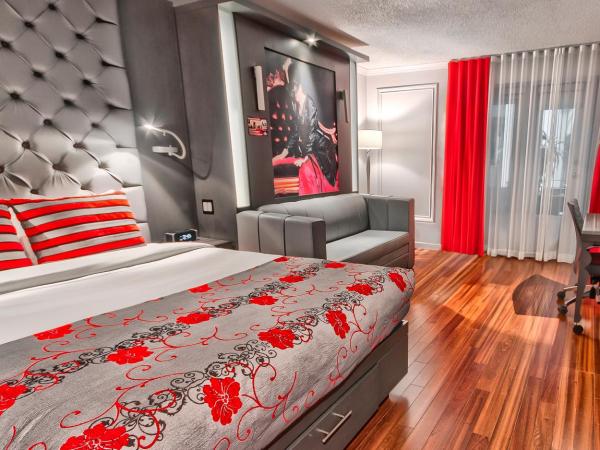 Hotel Plaza Quebec : photo 2 de la chambre chambre signature avec cheminée, 1 lit queen-size et 1 lit escamotable queen-size - balcon intérieur