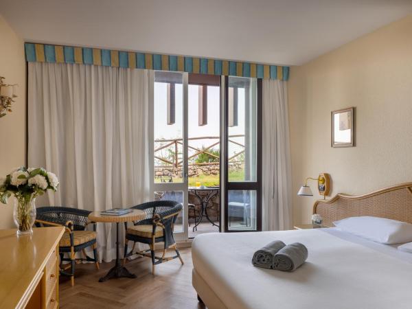 UNAHOTELS Capotaormina : photo 1 de la chambre chambre double ou lits jumeaux supérieure - vue sur jardin