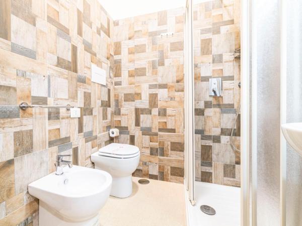 Corso 138 By DomusExtra : photo 8 de la chambre chambre double avec salle de bains privative