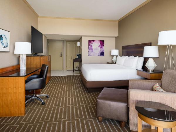 Hilton Charlotte University Place : photo 2 de la chambre chambre lit king-size deluxe