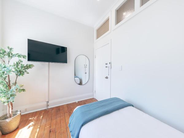 Gaslight Inn - Adults Only : photo 2 de la chambre chambre simple avec salle de bains commune