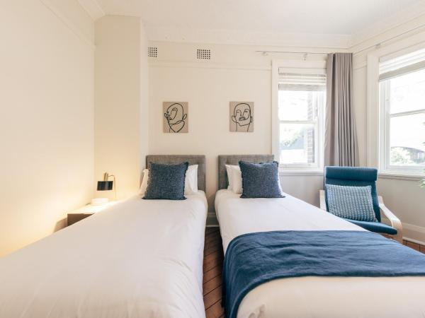 Gaslight Inn - Adults Only : photo 2 de la chambre chambre lits jumeaux avec salle de bains commune