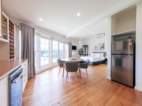 Gaslight Inn - Adults Only : photo 3 de la chambre deluxe studio with terrace - shared bathroom