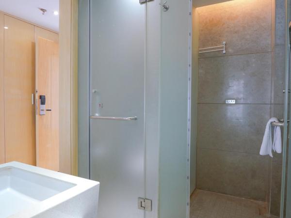 Paco Hotel Ouzhuang Metro Guangzhou-Free shuttle to Canton fair : photo 6 de la chambre chambre lit king-size deluxe