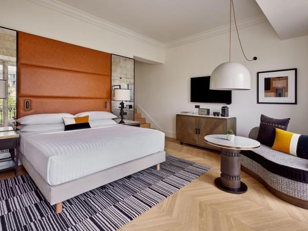 Paris Marriott Champs Elysees Hotel : photo 2 de la chambre chambre lit king-size - vue sur champs-lyses