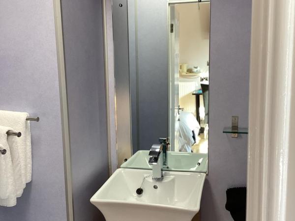 Aachen Hotel : photo 10 de la chambre chambre double/lits jumeaux avec salle de bains