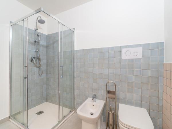 Brorent Affittacamere moro dream : photo 8 de la chambre chambre triple avec salle de bains