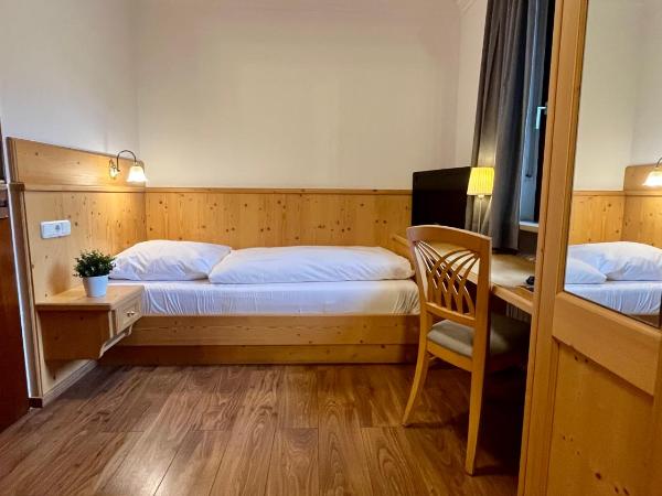 Hotel Heigl : photo 3 de la chambre petite chambre simple