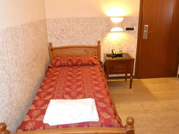Hotel Nettuno : photo 2 de la chambre chambre simple