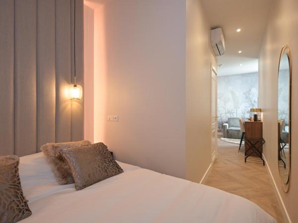 Novallure Downtown - Short Stay Apartments : photo 6 de la chambre studio avec terrasse
