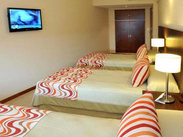 Hotel Intersur San Telmo : photo 1 de la chambre chambre familiale