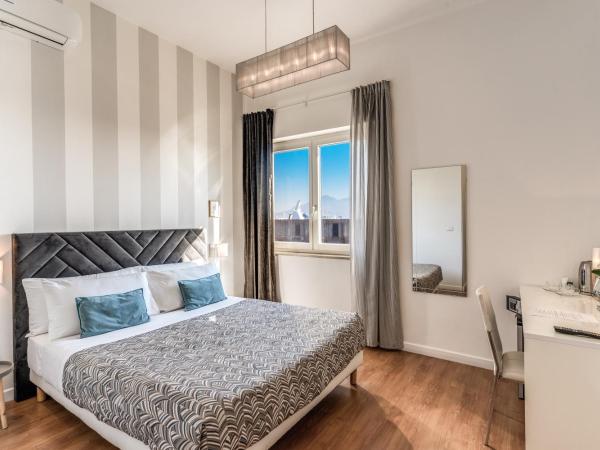 Napoli Great View B&B : photo 1 de la chambre chambre double deluxe - vue sur mer