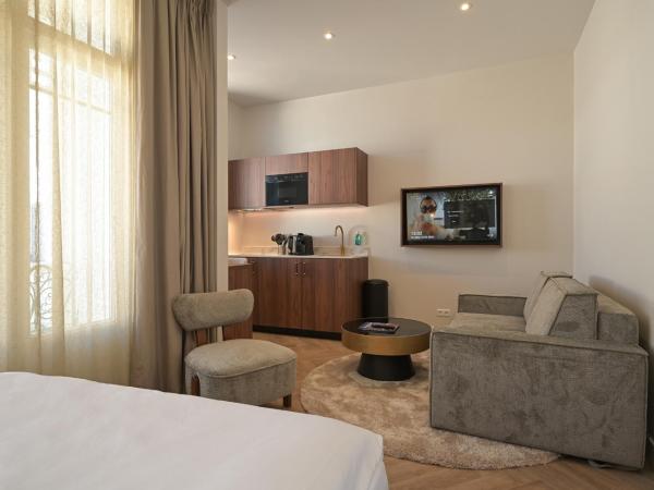 Novallure Downtown - Short Stay Apartments : photo 2 de la chambre studio avec balcon 