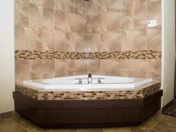 Best Western Plus Dartmouth Hotel & Suites : photo 6 de la chambre suite lit king-size avec baignoire spa - non-fumeurs