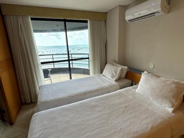 Iate Plaza Hotel : photo 2 de la chambre sea front suite with panoramic view