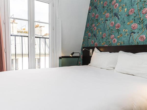 Vintage Paris Gare du Nord by Hiphophostels : photo 3 de la chambre chambre double avec balcon