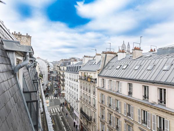 Vintage Paris Gare du Nord by Hiphophostels : photo 5 de la chambre chambre double avec balcon