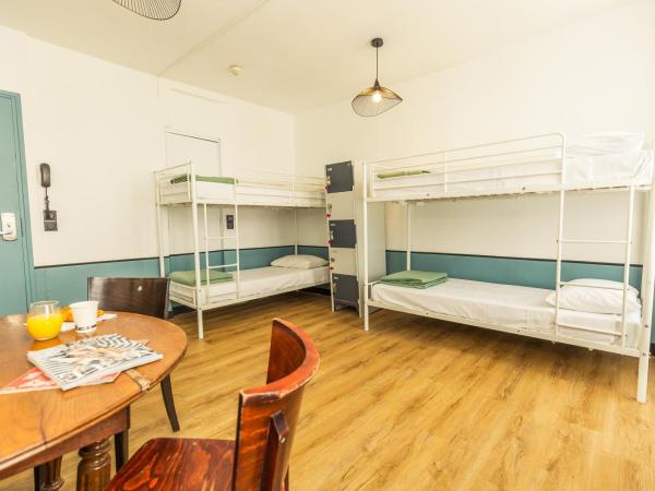 Young and Happy Latin Quarter by Hiphophostels : photo 2 de la chambre bed in a 4-bed female dormitory with shared bathroom