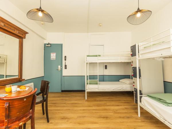 Young and Happy Latin Quarter by Hiphophostels : photo 3 de la chambre bed in a 4-bed female dormitory with shared bathroom