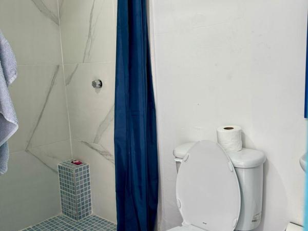 Isla Venados Habitaciones Vacacionales : photo 4 de la chambre chambre double avec salle de bains privative