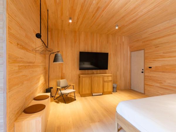 In The Brick Spa And Hotel : photo 1 de la chambre chambre familiale avec salle de bains privative