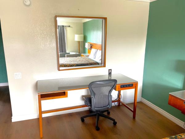 Relax Inn : photo 3 de la chambre chambre lit king-size - non-fumeurs