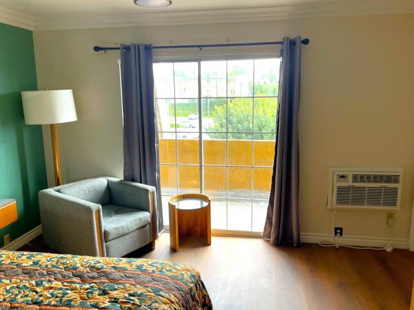 Relax Inn : photo 8 de la chambre chambre lit king-size - non-fumeurs