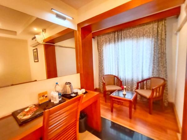 Hill Palace Hotel & Spa : photo 4 de la chambre chambre lit king-size supérieure