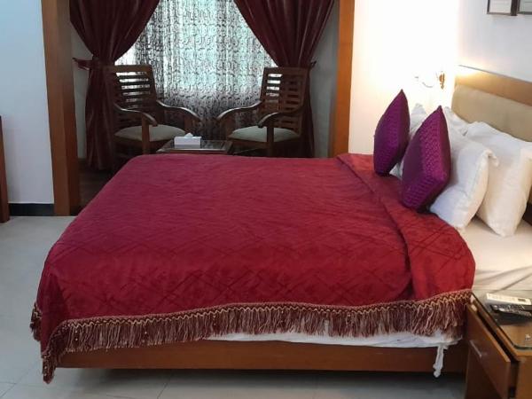 Hill Palace Hotel & Spa : photo 6 de la chambre chambre lit king-size supérieure