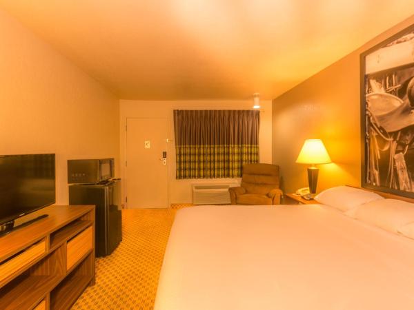 Super 8 by Wyndham Oklahoma Airport Fairgrounds West : photo 2 de la chambre chambre lit king-size - non-fumeurs