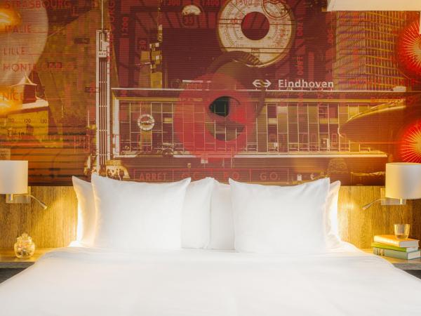 Crown Hotel Eindhoven Centre : photo 4 de la chambre chambre deluxe