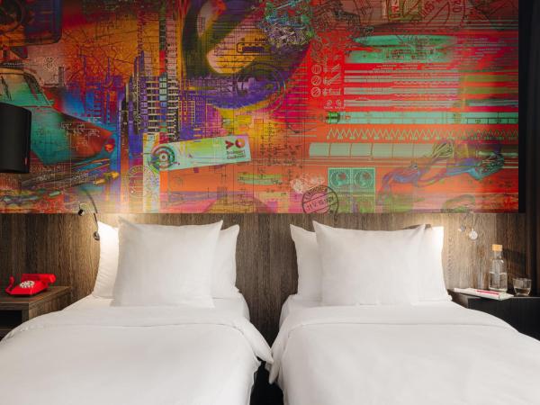 Crown Hotel Eindhoven Centre : photo 4 de la chambre chambre lits jumeaux standard