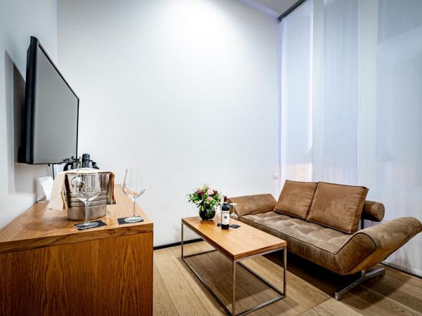 Palazzo Alfieri Residenza D'Epoca - Alfieri Collezione : photo 3 de la chambre chambre double deluxe - vue sur rivière