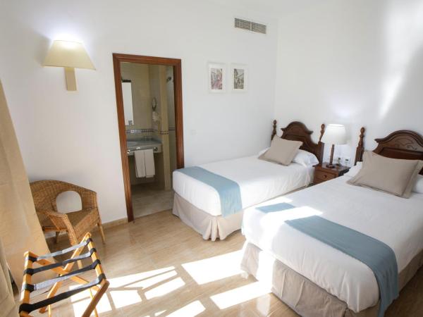 Hotel San Miguel : photo 4 de la chambre chambre lits jumeaux