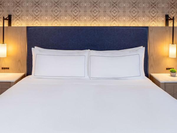 Doubletree Suites by Hilton Salt Lake City : photo 5 de la chambre suite 1 chambre lit king-size avec canapé-lit