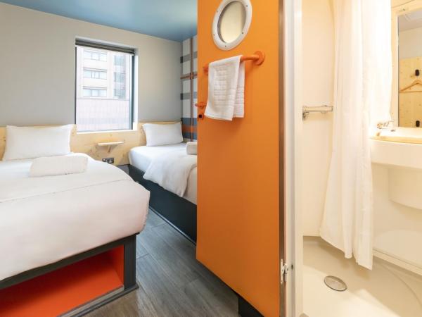 easyHotel Glasgow City : photo 5 de la chambre chambre lits jumeaux