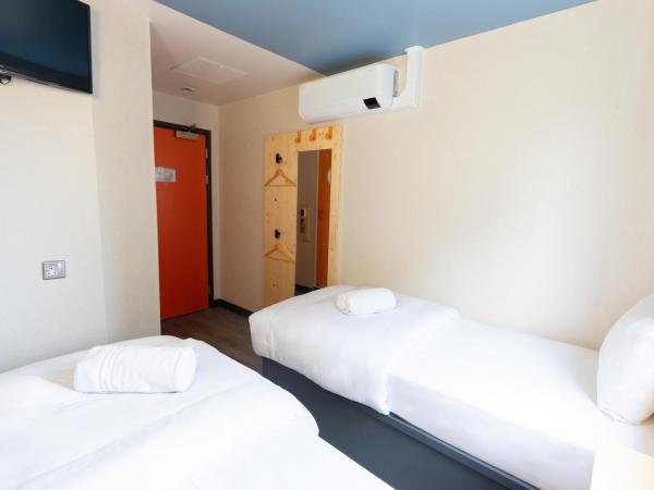 easyHotel Glasgow City : photo 6 de la chambre chambre lits jumeaux