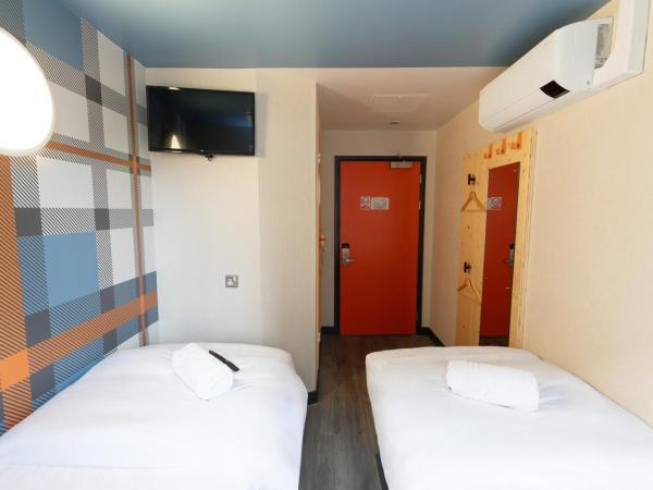 easyHotel Glasgow City : photo 7 de la chambre chambre lits jumeaux