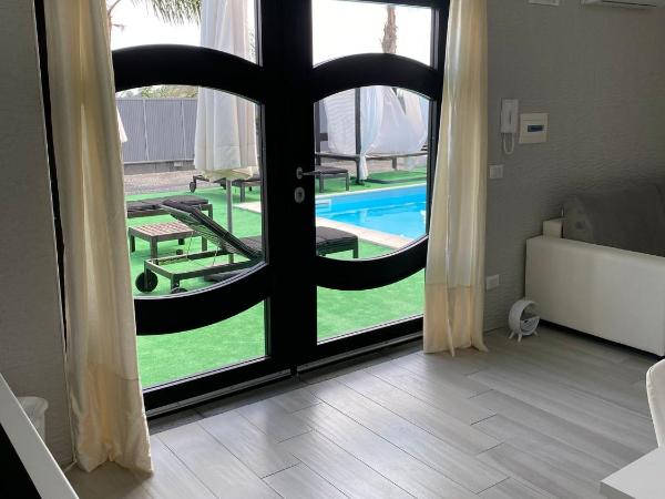 Lux House : photo 1 de la chambre appartement - vue sur piscine 