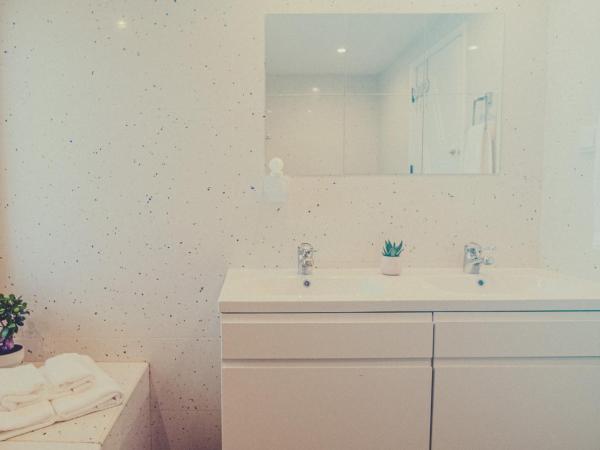 Pine House - Faro Airport, Beach and City Center : photo 6 de la chambre chambre double