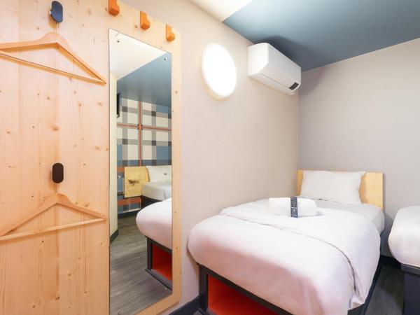 easyHotel Glasgow City : photo 7 de la chambre chambre lits jumeaux - sans fenêtre