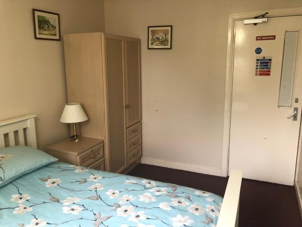 St James's House : photo 6 de la chambre chambre simple standard avec salle de bains commune