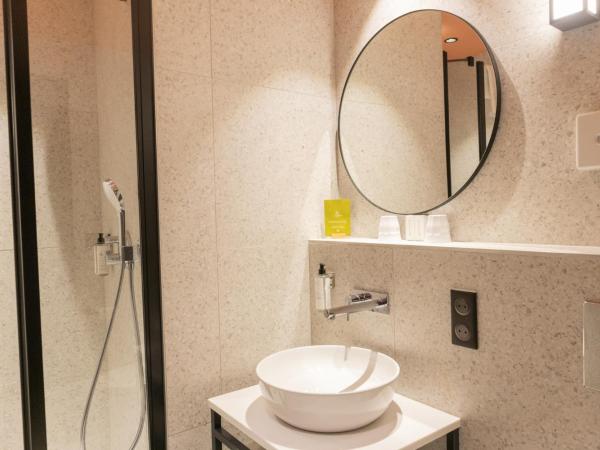 Le Grand Hotel : photo 4 de la chambre chambre double confort - petit-déjeuner inclus