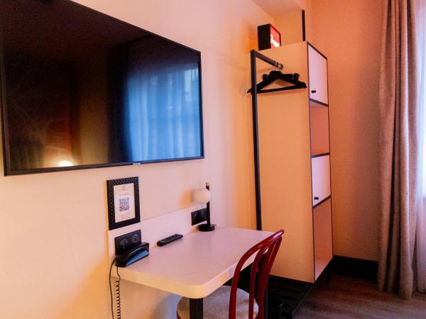 Le Grand Hotel : photo 6 de la chambre chambre double confort - petit-déjeuner inclus