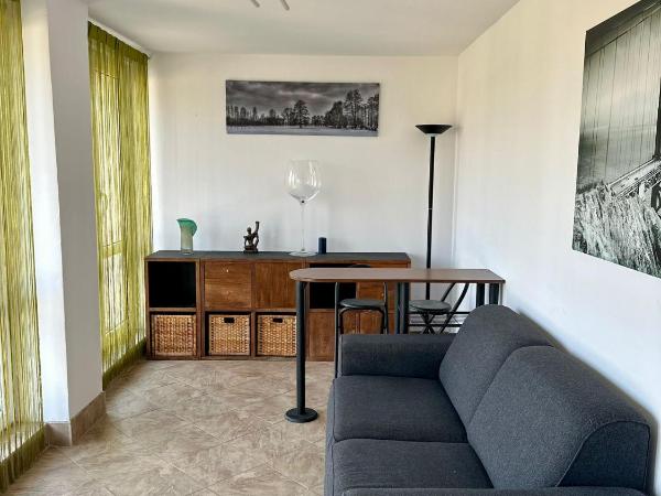 Pokoje na Zaciszu - Metro Zacisze : photo 10 de la chambre chambre double avec salle de bains commune