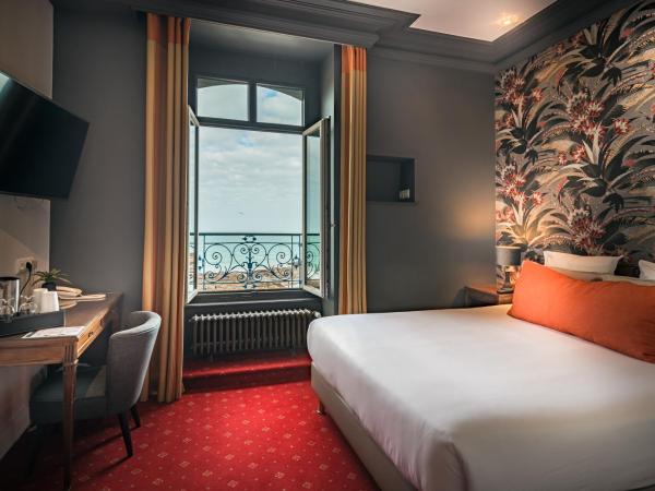 Hôtel France et Chateaubriand : photo 6 de la chambre chambre double ou lits jumeaux supérieure - vue sur mer
