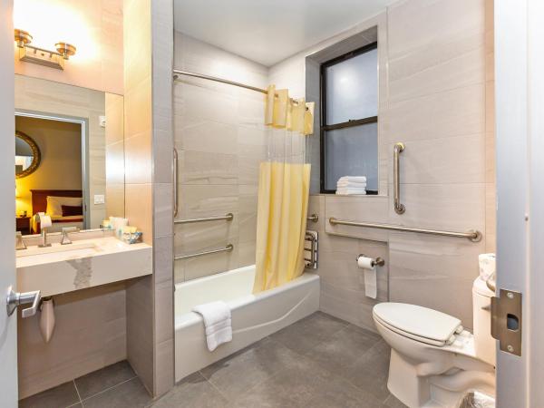 Hotel St. James : photo 4 de la chambre chambre lit king-size - accessible aux personnes à mobilité réduite