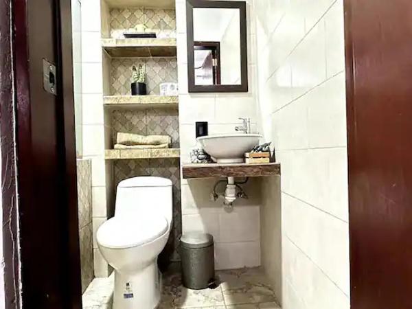 #1-Rooftop Garden-7 Bedrooms-9 Beds-3 Kitchens : photo 3 de la chambre chambre double - vue sur parc