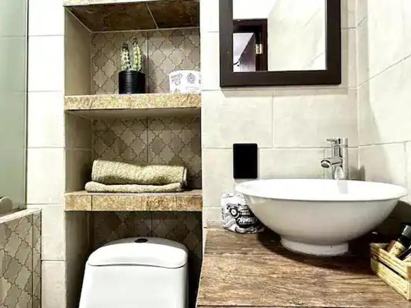 #1-Rooftop Garden-7 Bedrooms-9 Beds-3 Kitchens : photo 4 de la chambre chambre double - vue sur parc